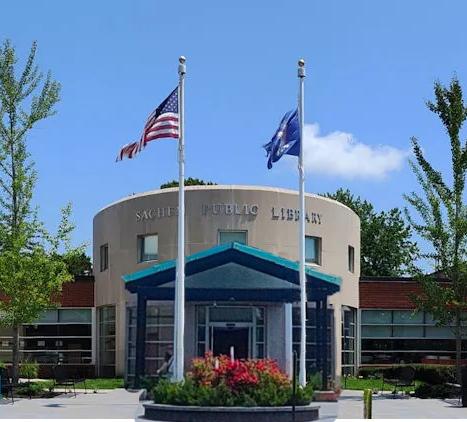 The front entrance of the Sachem Public Library.